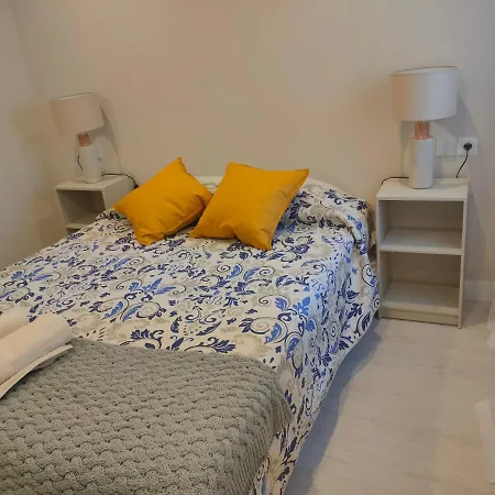 Precioso En Al Lado Del Mar מארבלה